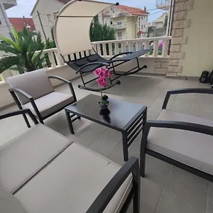 split-residence-kastela.hotels-in-trogir.com/