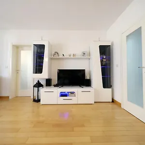 Dioniz Apartment