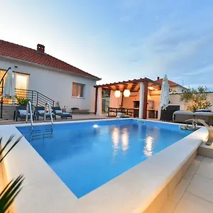 Teuta Zadarvillas Villa